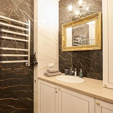Apartment Fully Renovated 2Bdr Apt In The Heart Of Minsk *