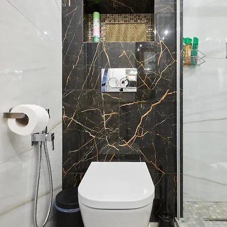 Apartment Fully Renovated 2Bdr Apt In The Heart Of Minsk *