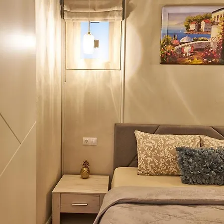 Apartment Fully Renovated 2Bdr Apt In The Heart Of Minsk