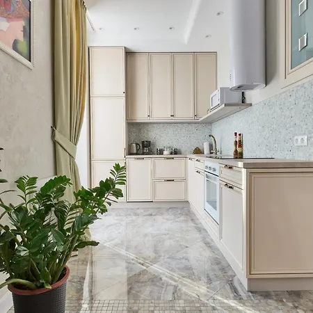 Apartment Fully Renovated 2Bdr Apt In The Heart Of Minsk