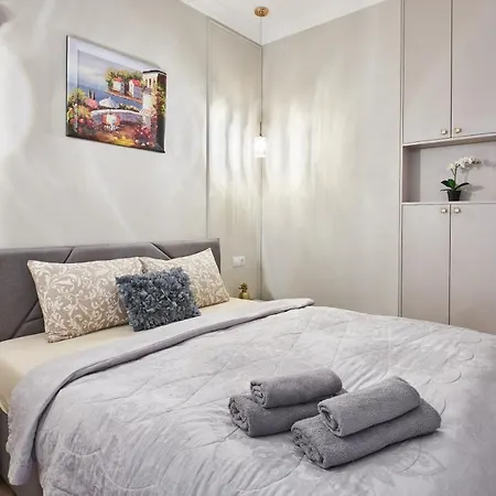 Fully Renovated 2Bdr Apt In The Heart Of Minsk Apartment *