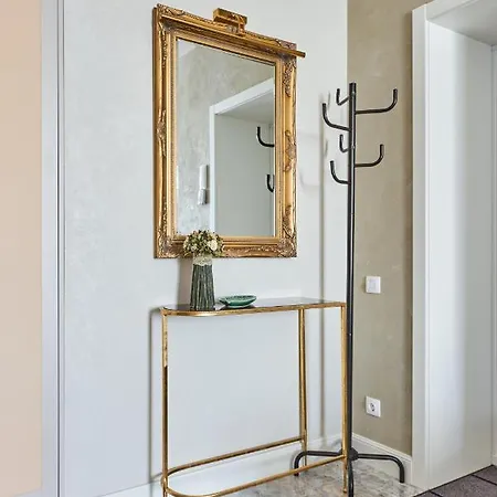 Fully Renovated 2Bdr Apt In The Heart Of Minsk Minsk