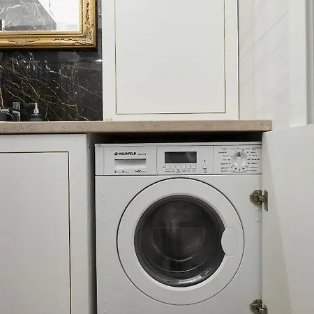 Apartment Fully Renovated 2Bdr Apt In The Heart Of Minsk *